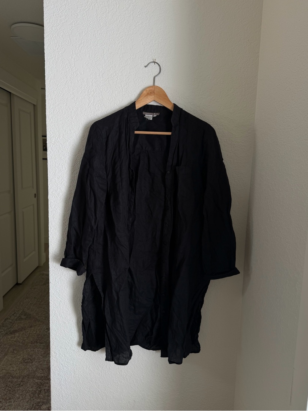 100% Linen Women’s Black Lightweight Long Shirt - Small